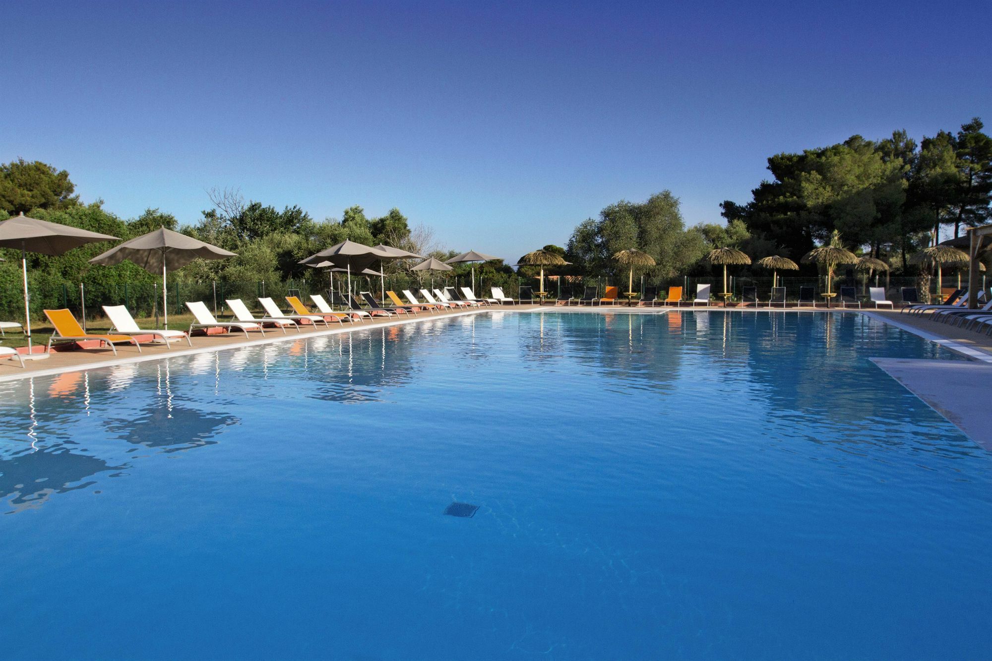 Belambra Clubs Belgodere - Golfe De Lozari Hotel Exterior photo